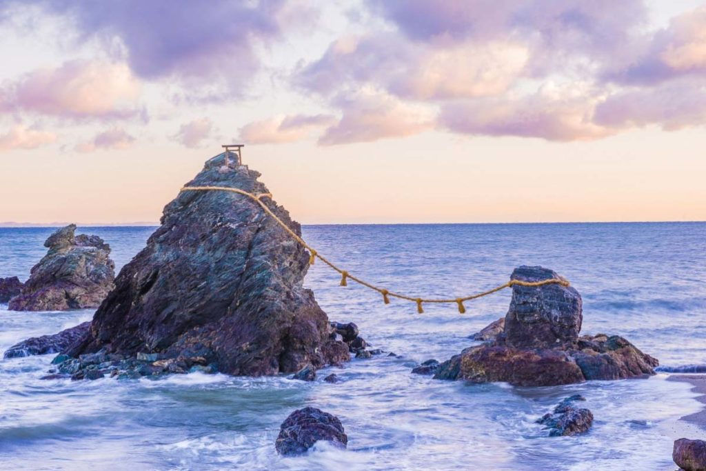 夫婦岩